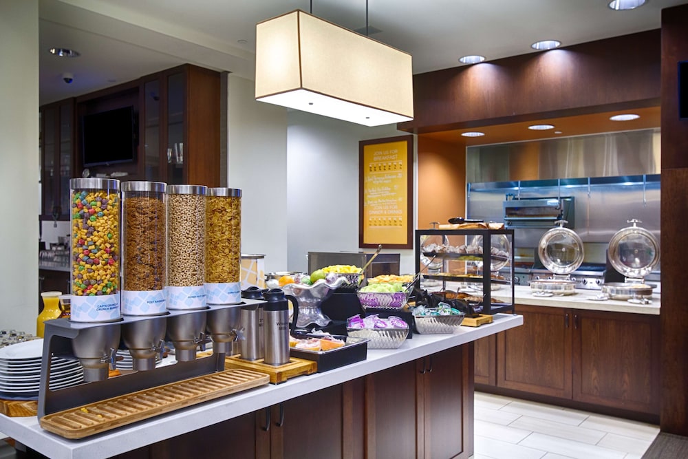 Hilton Garden Inn Salina - photo 31