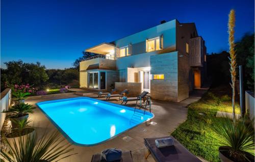 Cozy Home In Posedarje With Sauna — 4-Star Luxury Hotel in Posedarje, Croatia