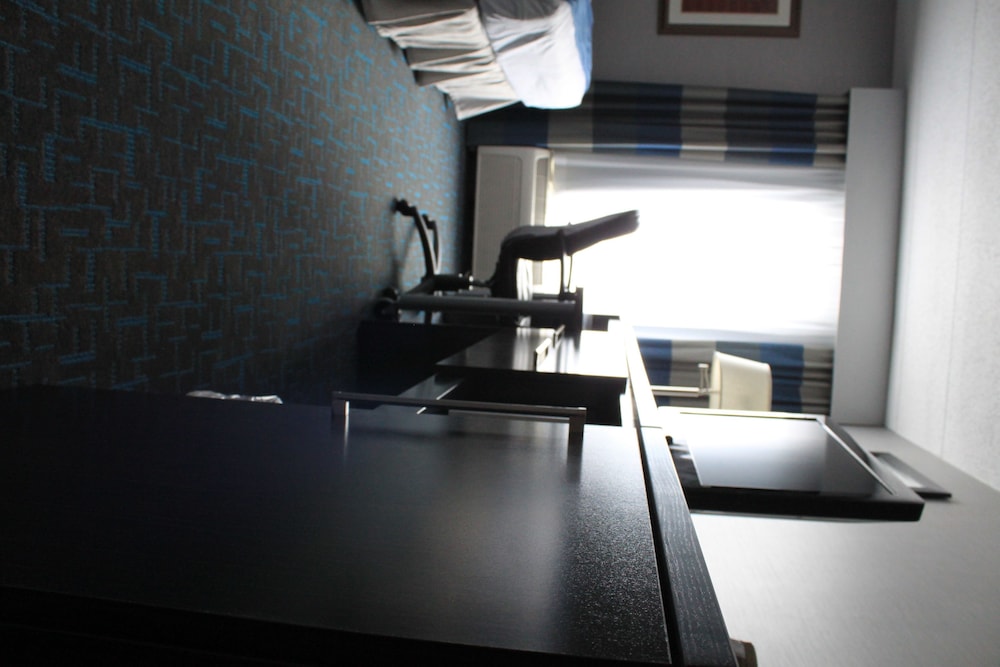 Holiday Inn Express Janesville I 90 & US Hwy 14 an IHG Hotel - photo 2