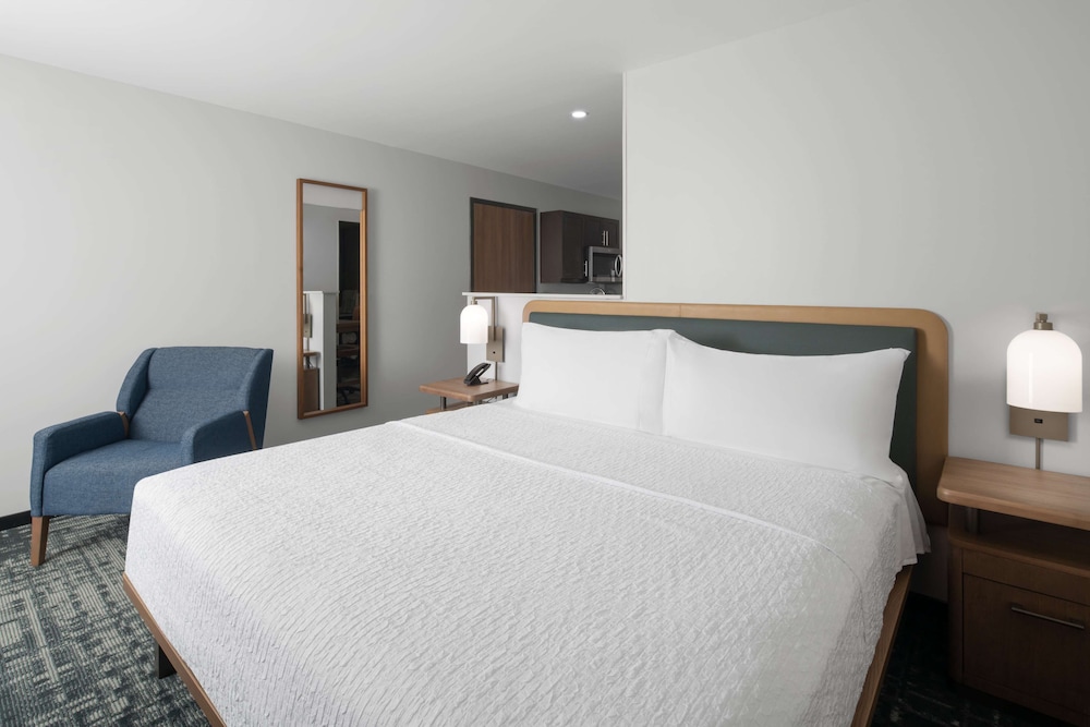 Homewood Suites by Hilton Charlotte Uptown First Ward - photo 10