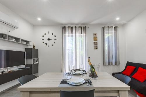 Casa Gioiosa Holidays — 4-Star Luxury Hotel in Gioiosa Marea, Italy