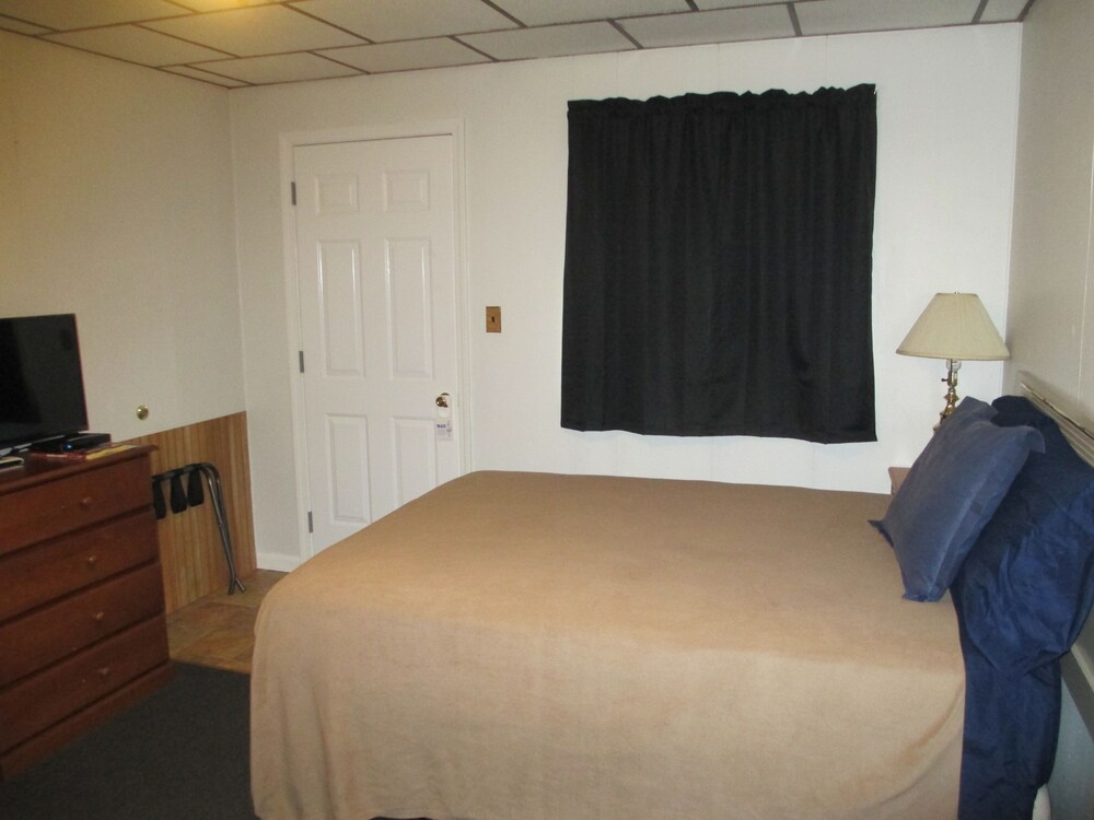 Bad Axe Motel - photo 6