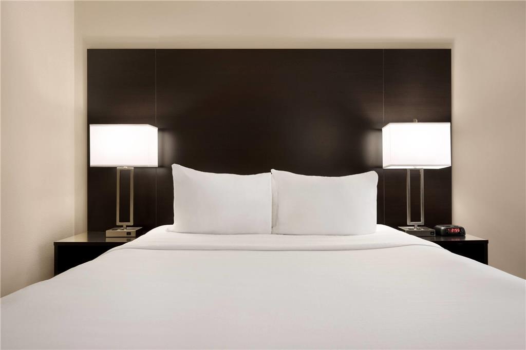 Days Inn by Wyndham Fort Collins - photo 16