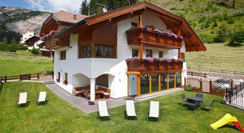 Grohmann Apartments — 4-Star Luxury Hotel in Selva, Italy
