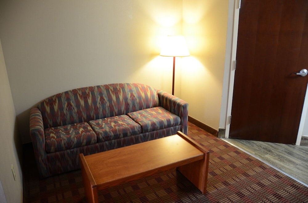 Super 8 by Wyndham Louisville Expo Center - photo 20