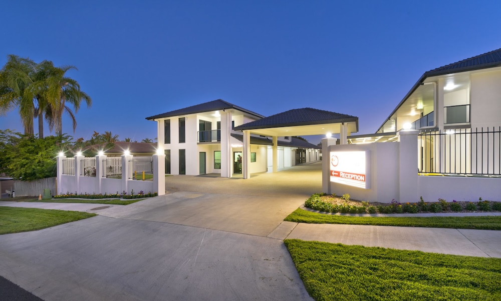 Apartments on Palmer — 4-Star Luxury Hotel in Allenstown, Australia