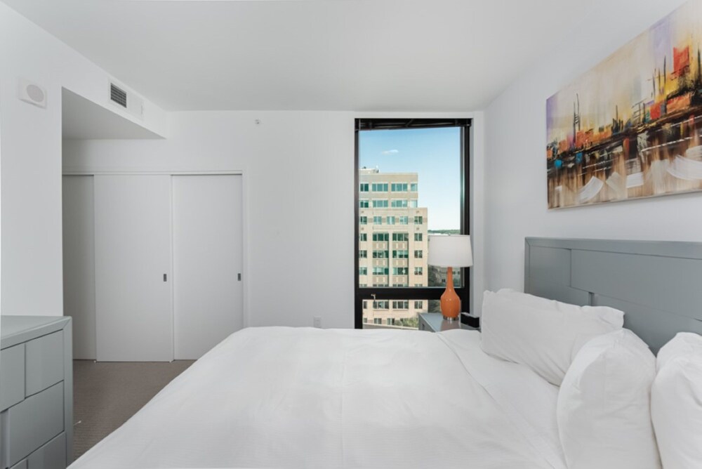Global Luxury Suites at Reston Town Center - photo 45
