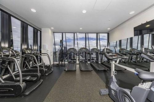 CBD Skyline 2 Bedroom Apartment — 4-Star Luxury Hotel in Melbourne, Australia