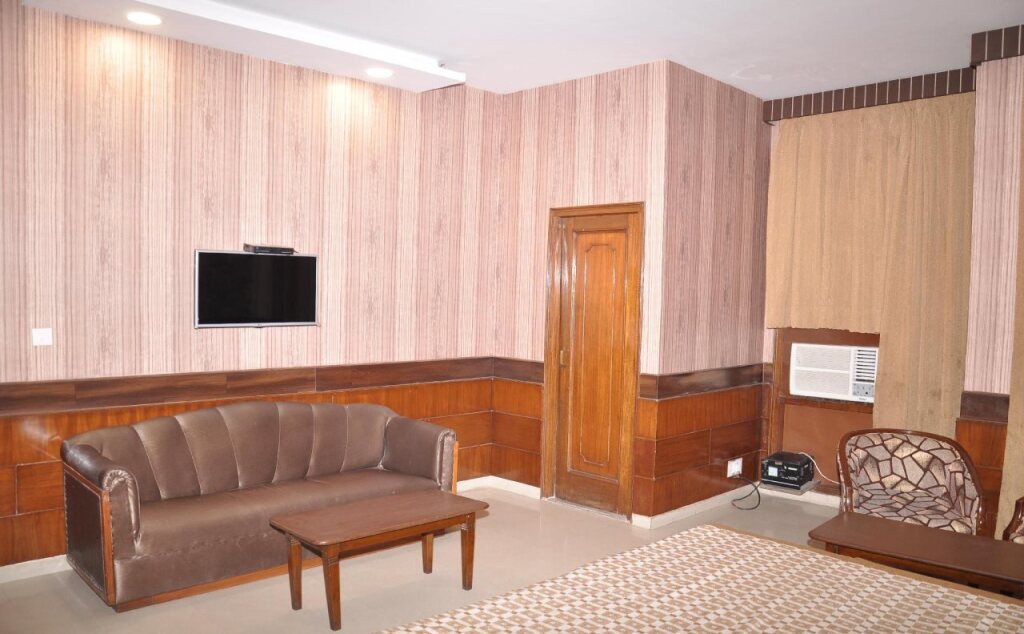 Godwin hotel — Patiala — photo 2
