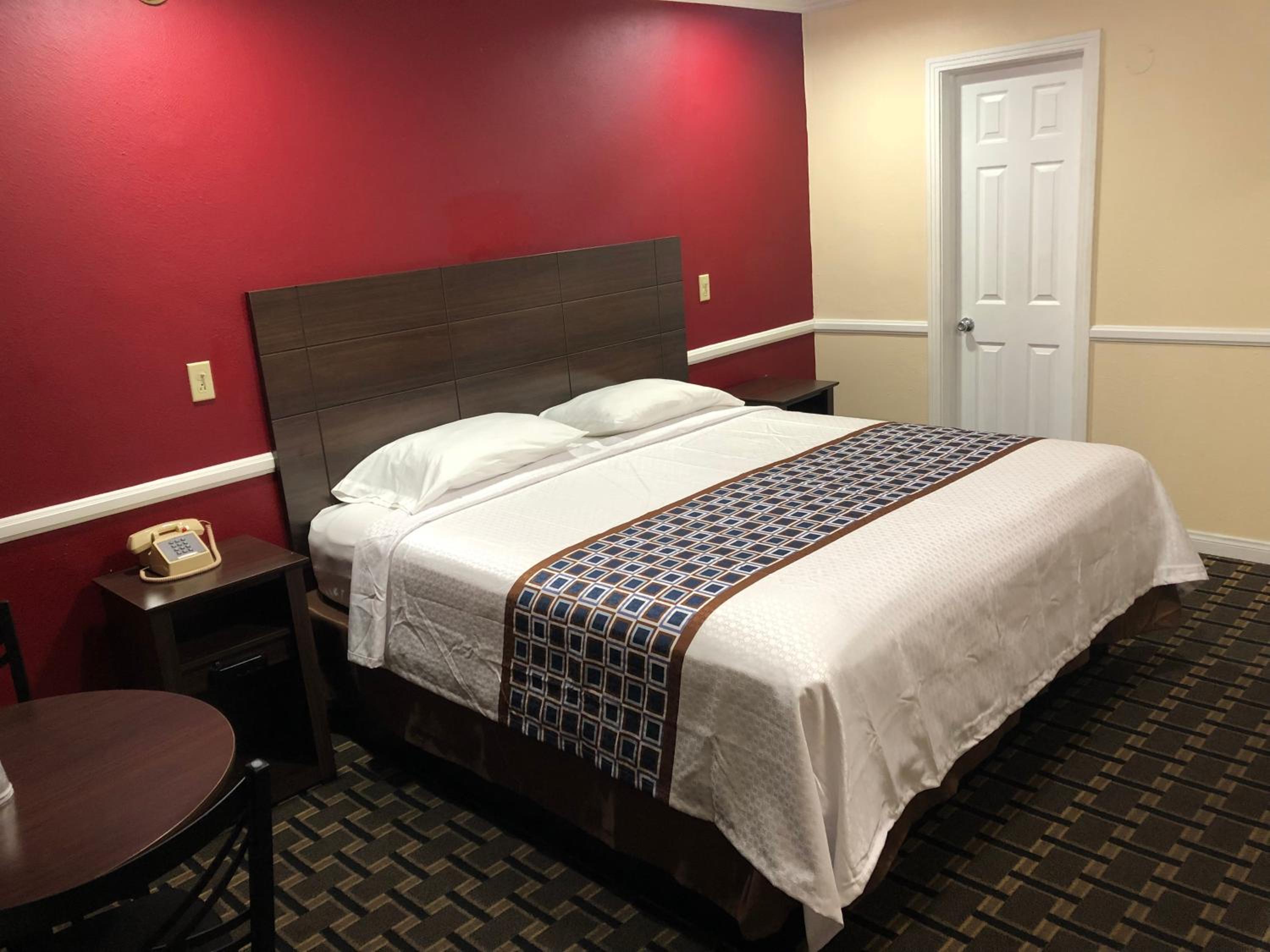 Whittier Travel Inn - photo 23