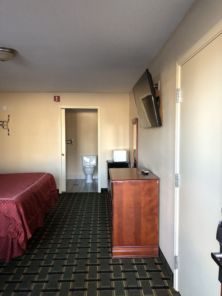 New Hampshire Inn - photo 3