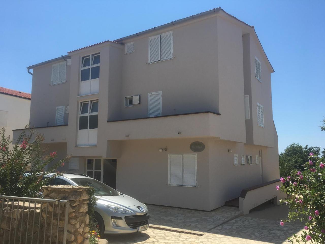 Apartmani Belobrk Potocnica Pag in Novalja, Croatia