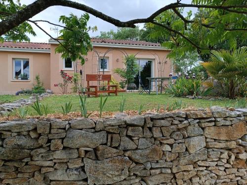 Une Escale Gourmande - carbon neutral hotel in Unknown City