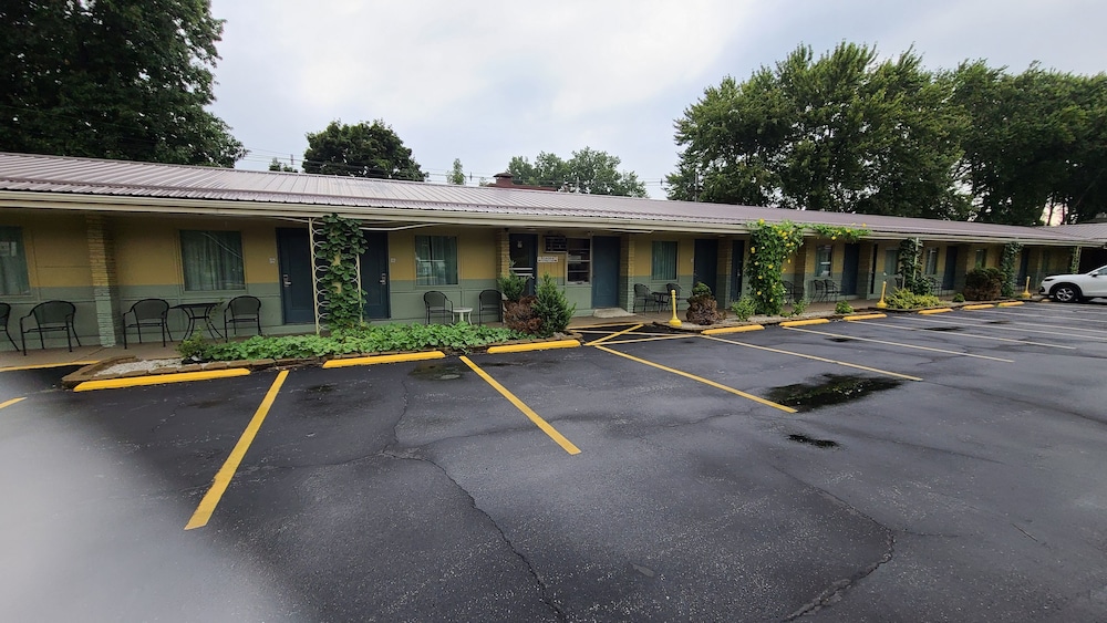 Presque Isle Motel - photo 16
