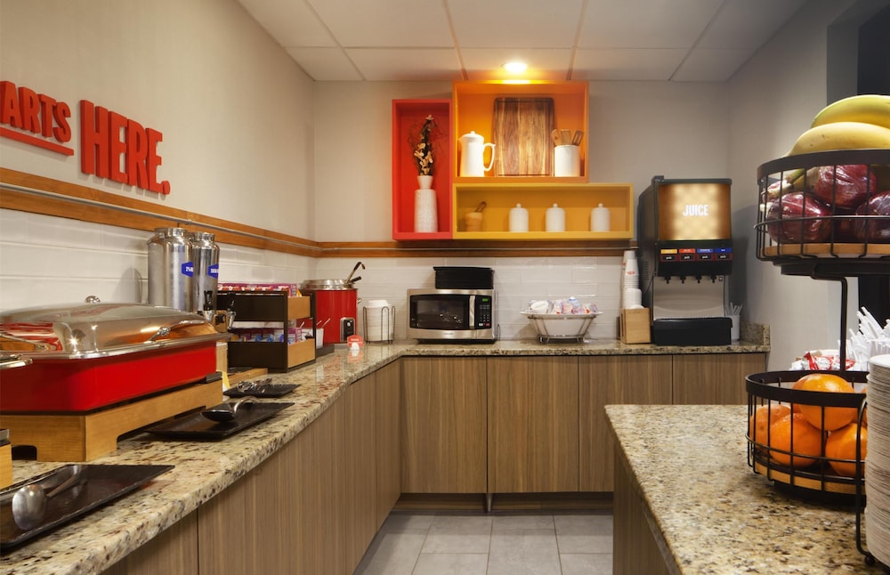 Hampton Inn & Suites Tampa North - photo 50