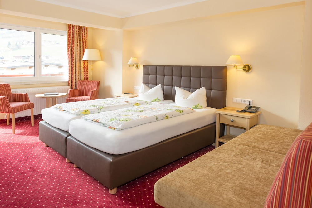 Hotel Schneeberger - carbon neutral hotel in Niederau