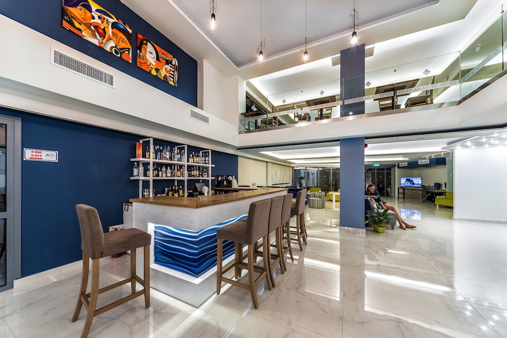 Pollis Hotel in Limin Khersonisou, Greece