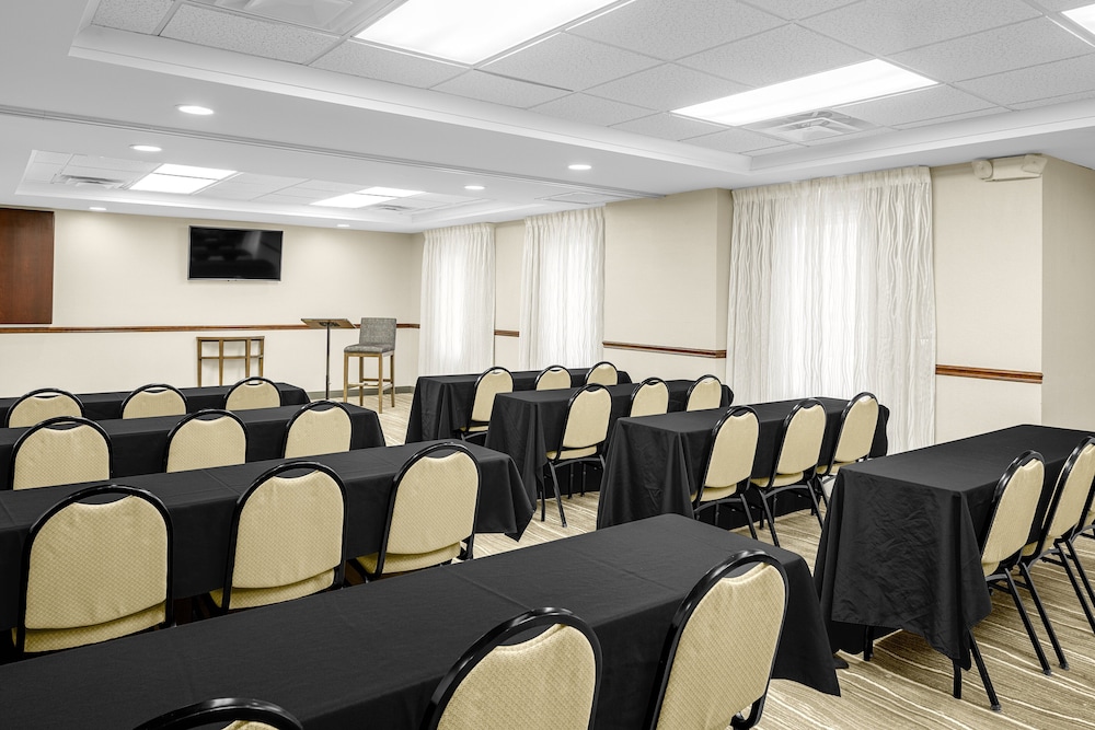 Staybridge Suites Chattanooga at Hamilton Place by IHG - photo 34