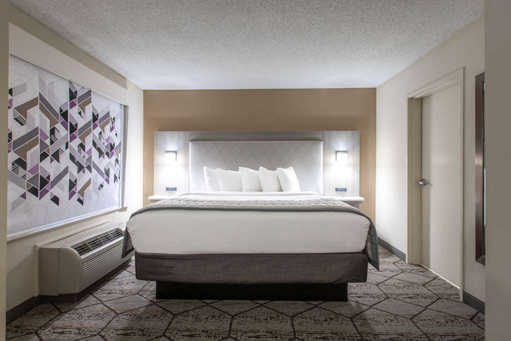 Wingate by Wyndham Charlotte Speedway Concord - photo 17