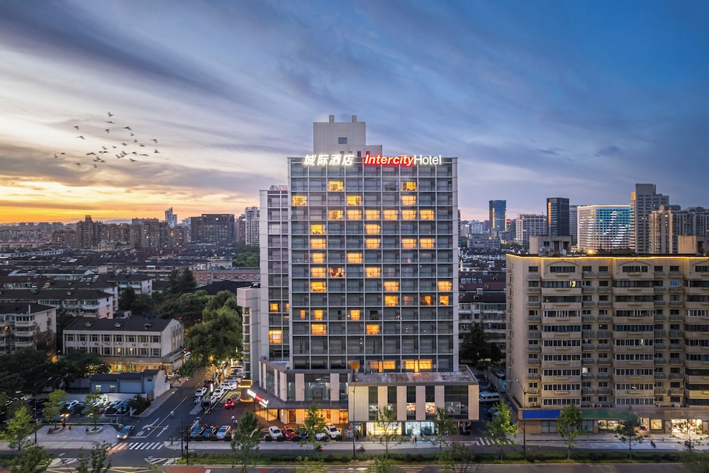 Intercity Hotel Hangzhou West Lake Huanglong — 4-Star Luxury Hotel in Hangzhou, People's Republic of China
