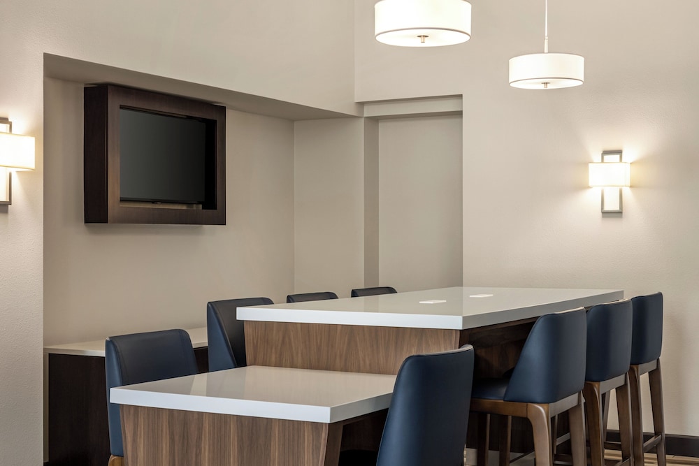Holiday Inn Express & Suites Colorado Springs Central by IHG - photo 85