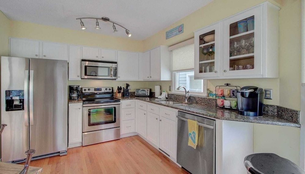 54 Pelican Bay by Avantstay Steps From Beach Community Pool in Isle Of Palms, United States