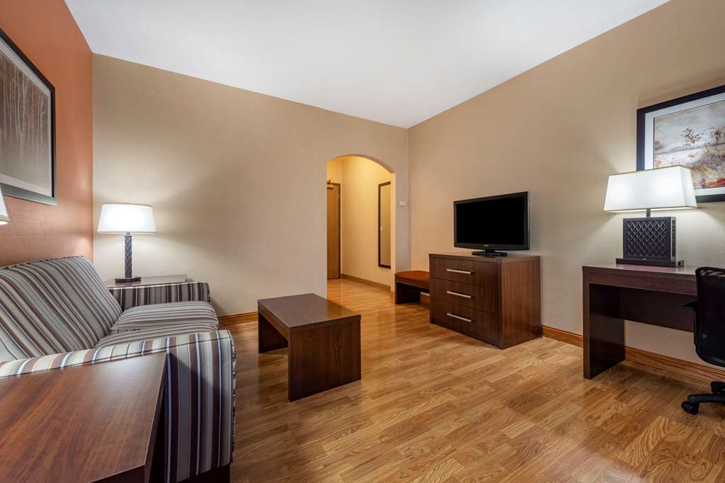 Best Western Plus Chelsea Hotel - photo 32