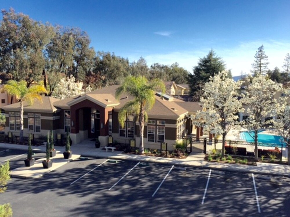 Global Luxury Suites in Cupertino - photo 32