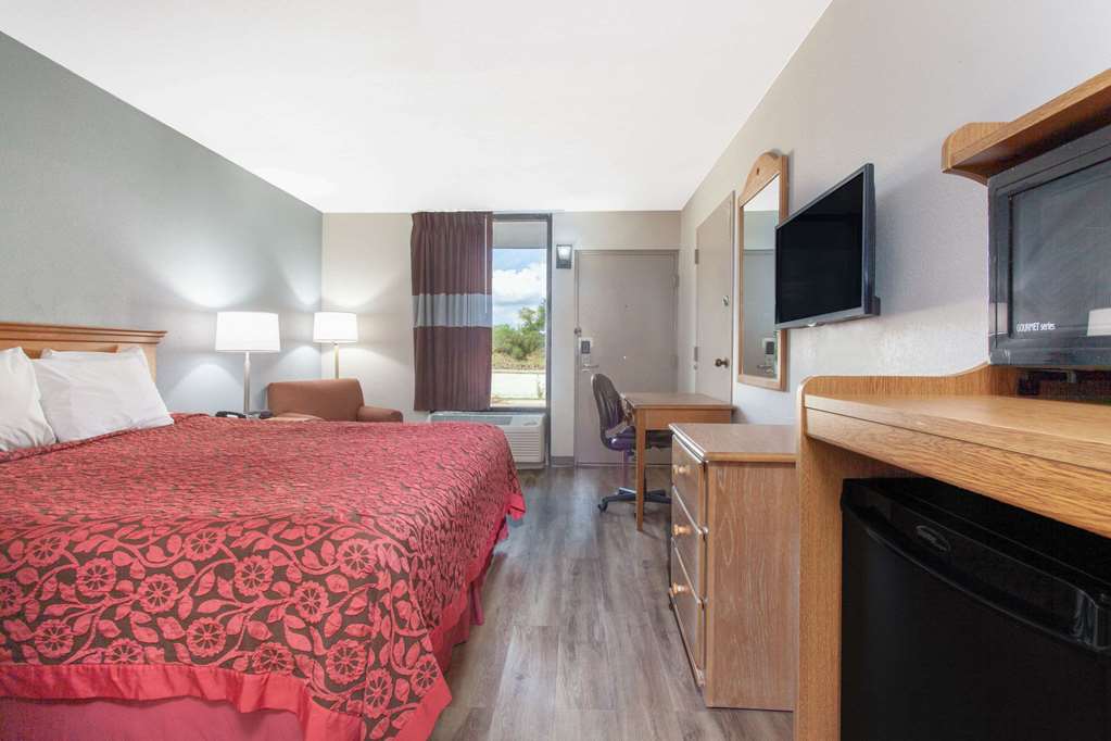 Days Inn by Wyndham Clinton Laurens I 26 - photo 9