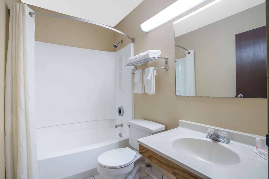 Super 8 by Wyndham Christiansburg Blacksburg Area - photo 12