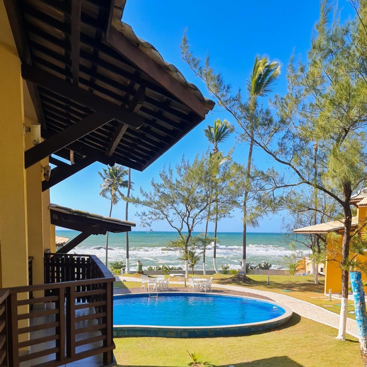 Paraiso Pe Na Areia No Coracao Do Litoral Norte Frente Mar Loft Projetado Para Que Voce Tenha a Melhor Experiencia Em Hospedagem Condominio Mais Procurado Da Estrada Do Coco Varanda Com Vista Espetacular Para O Mar Lazer E Tranquilidade — 4-Star Luxury Hotel in Camacari, Brasil