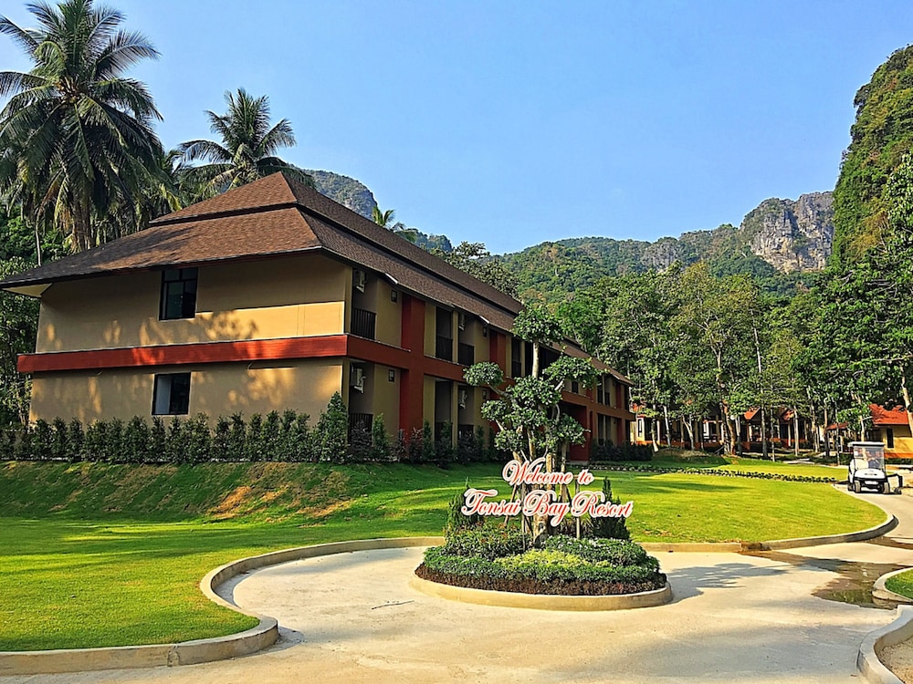 Tonsai Bay Resort - carbon neutral hotel in Krabi