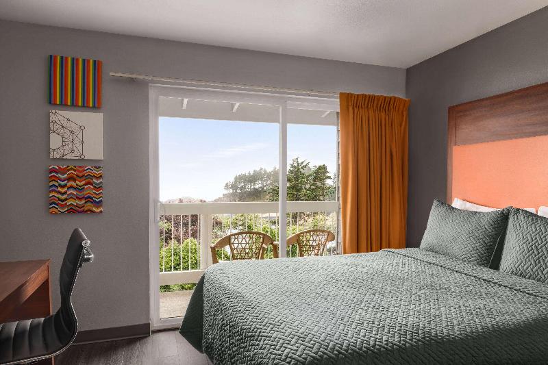 Travelodge by Wyndham Depoe Bay - photo 11