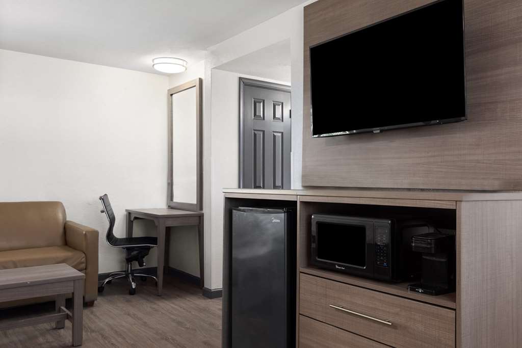 Ramada by Wyndham Medford Airport North - photo 34