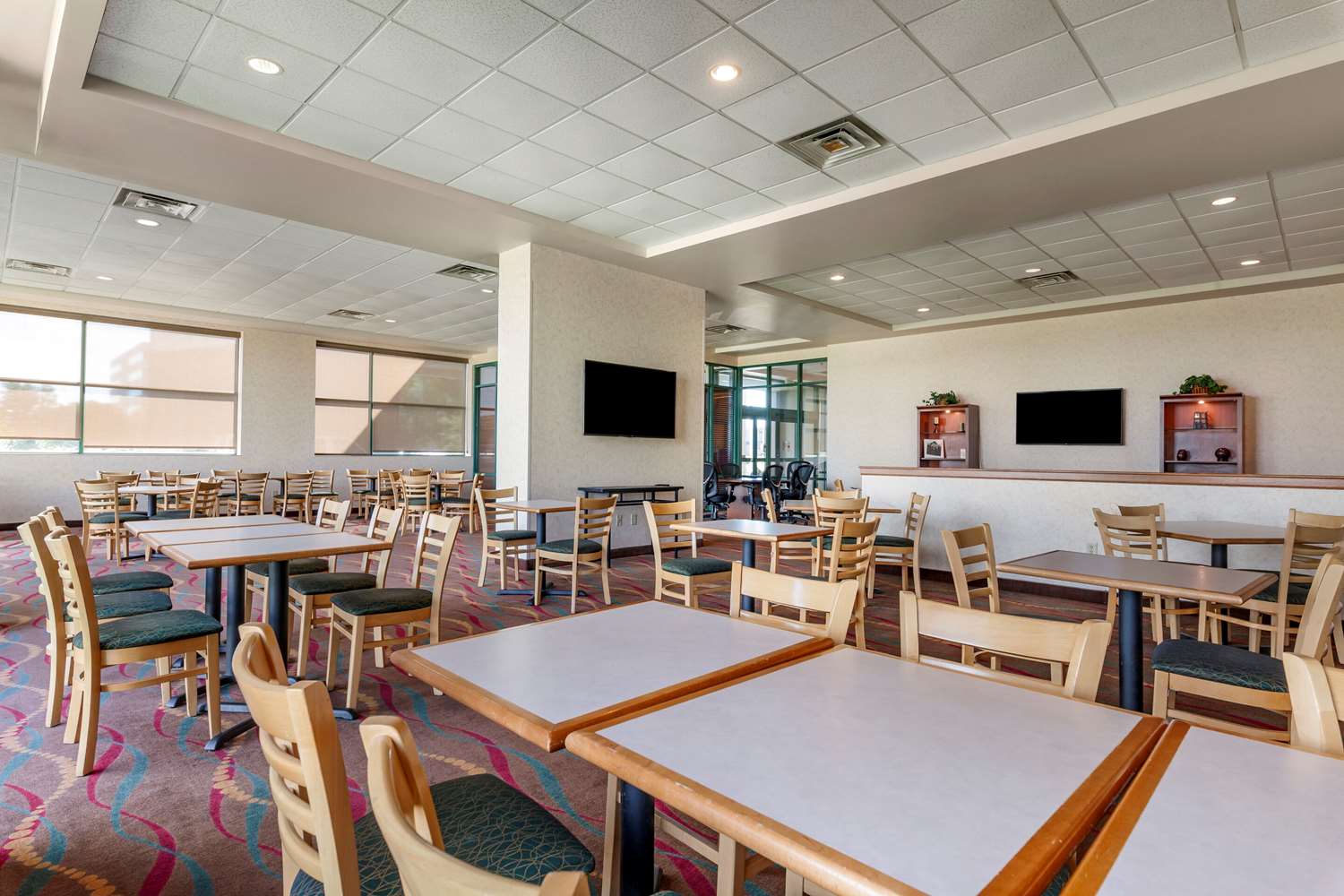 Clarion Suites Central - photo 15