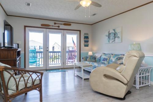 Out of the Blue by Oak Island Accommodations - photo 6