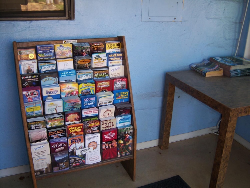 Shasta Dam Motel - photo 2