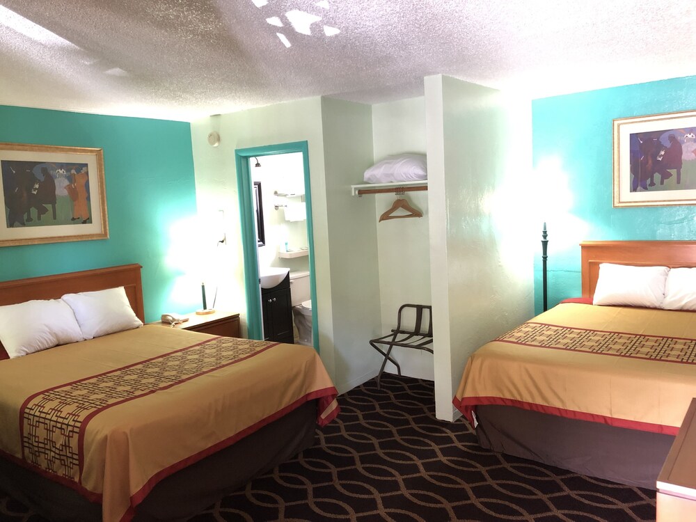 Klamath Motor Lodge - photo 22