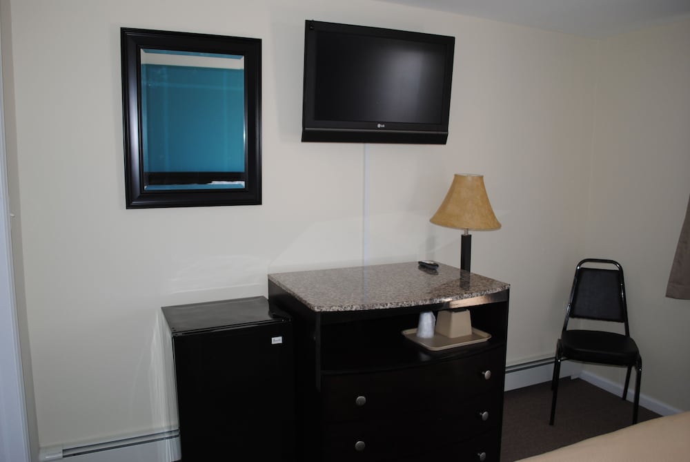 Shore Point Motel - photo 23