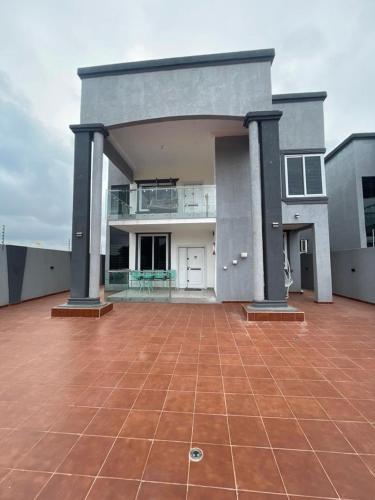 Elegant and Cosy Four Bedroom Home in Accra — 4-Star Luxury Hotel in Accra, Ghana