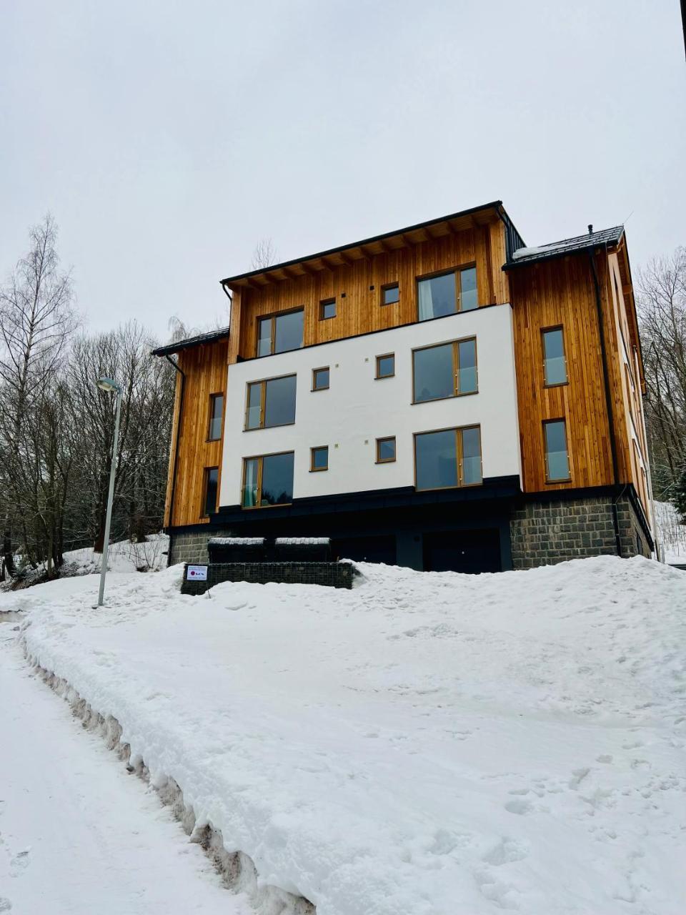 Golden Ridge Apartments — 4-Star Luxury Hotel in Spindleruv Mlyn, Czech Republic
