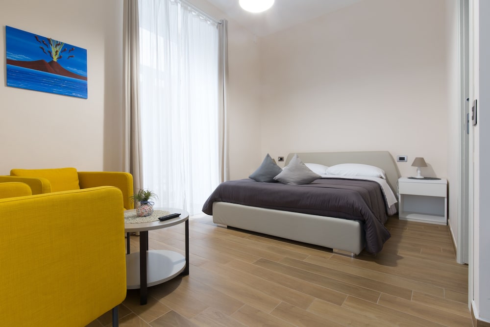 Musto Suites & Rooms — 4-Star Luxury Hotel in Naples, Italy
