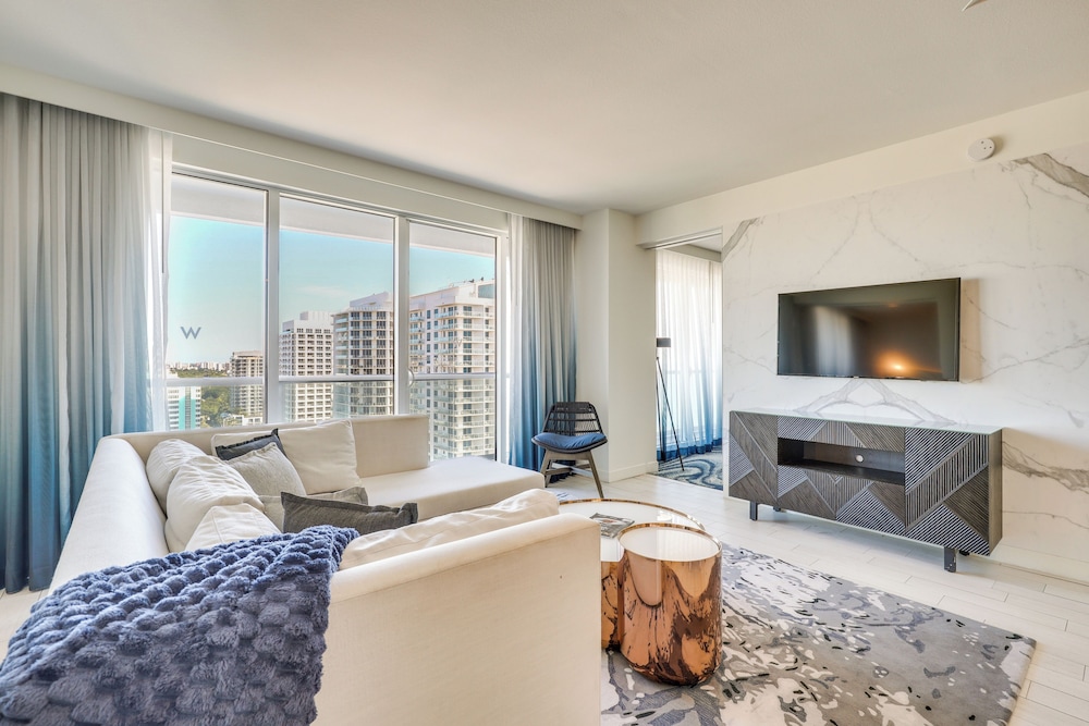 Walk to Beach and Dining Luxe Fort Lauderdale Condo — 4-Star Luxury Hotel in Fort Lauderdale, United States