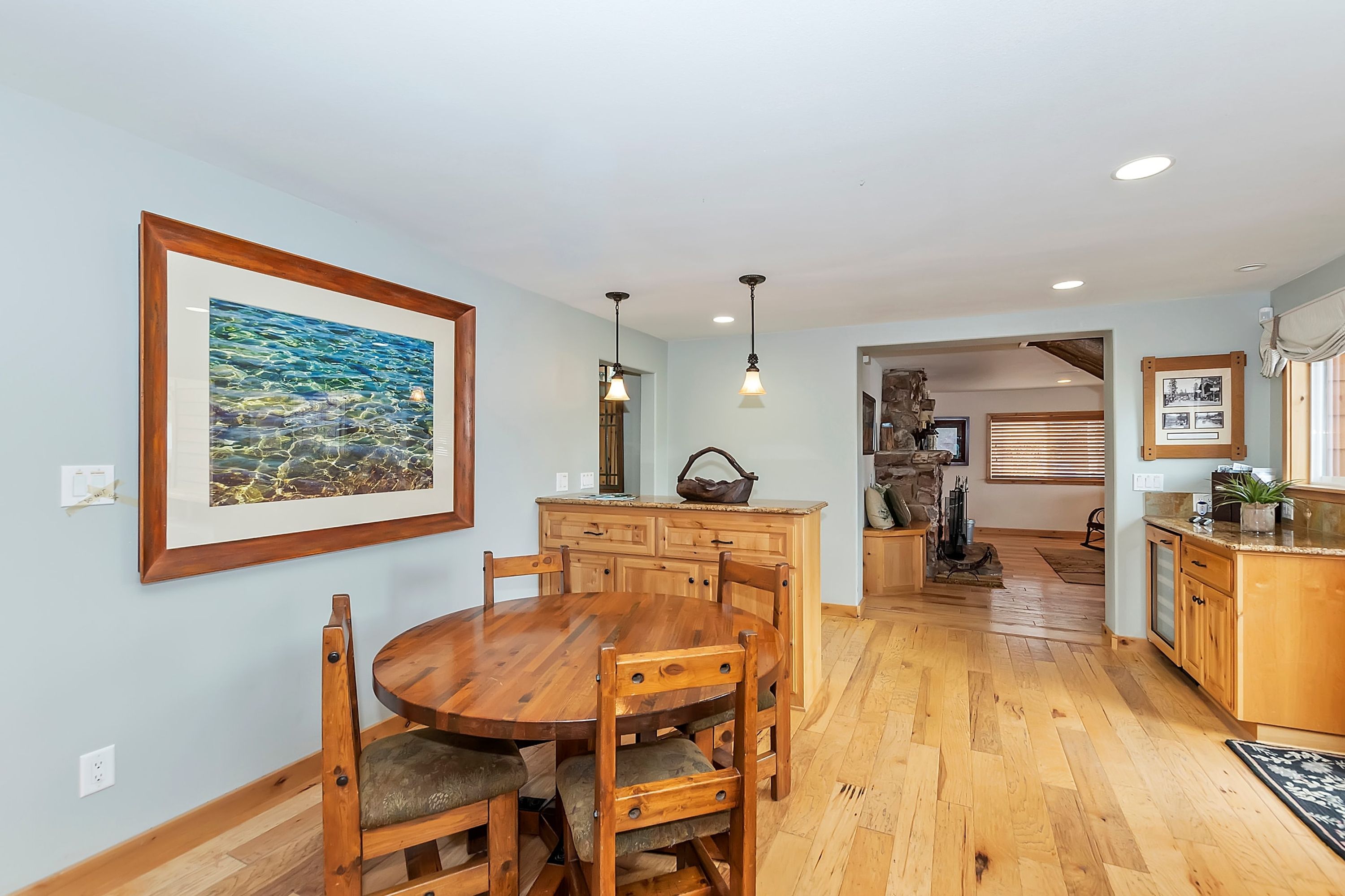 Lagunita Shores by Avantstay Beautiful Lakefront Mansion w Hot Tub & BBQ - photo 15