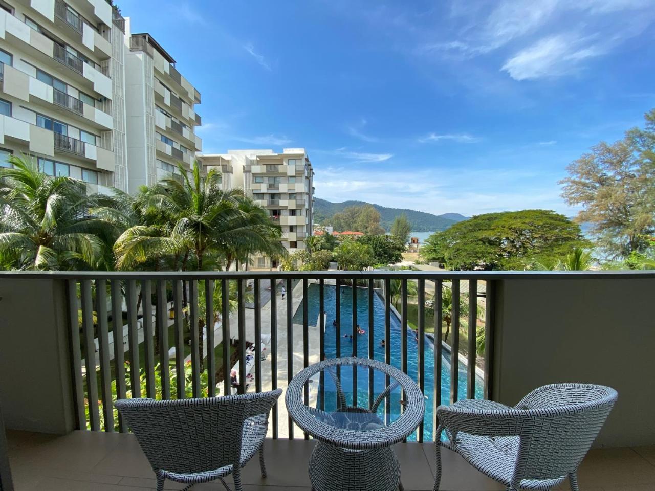 By The Sea@Side Seaview n swimming pool view #133A — 4-Star Luxury Hotel in Batu Feringgi, Malaysia