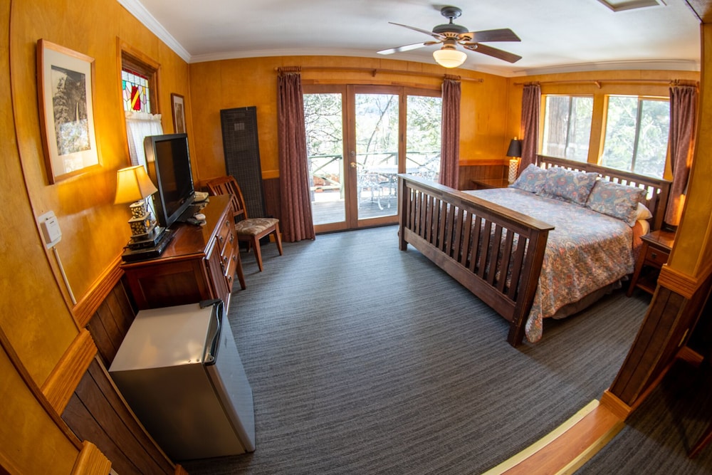 Narrow Gauge Inn - photo 12