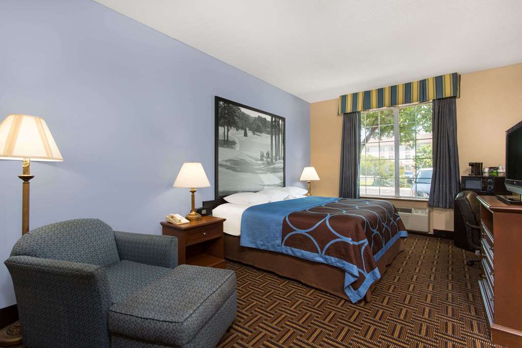 Super 8 by Wyndham Smithfield Selma - photo 8