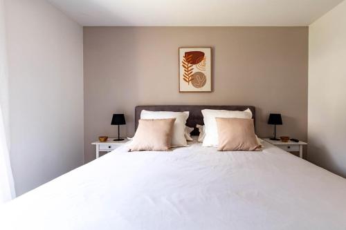 Charmant Refuge Avec Jardin a 6 Minutes a Pied du Metro Creteil L Echat Lovely Retreat with Garden Located a 6 Minute Walk From Creteil L Echat Metro Station — hotel in Creteil