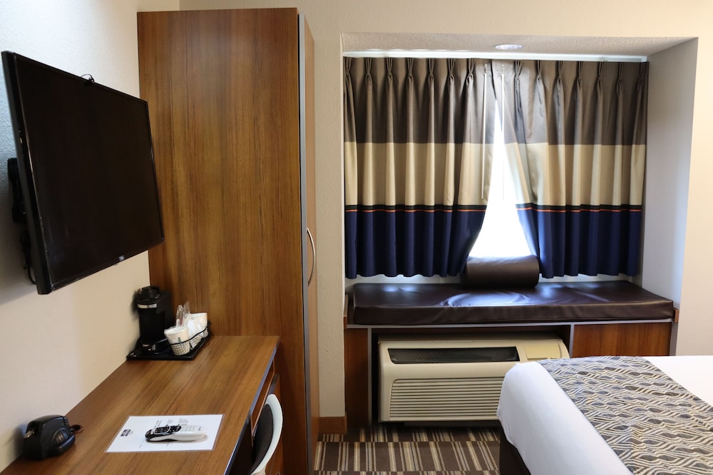 Microtel Inn & Suites by Wyndham Columbus Near Fort Benning - photo 43