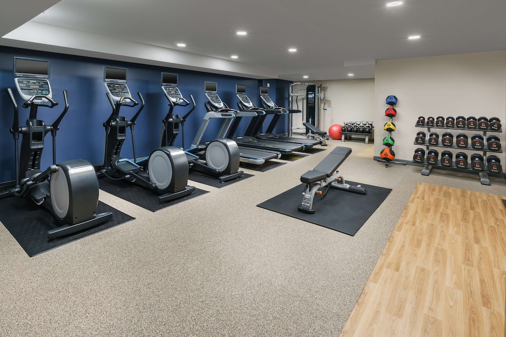 Hampton Inn & Suites Baltimore Inner Harbor - photo 31